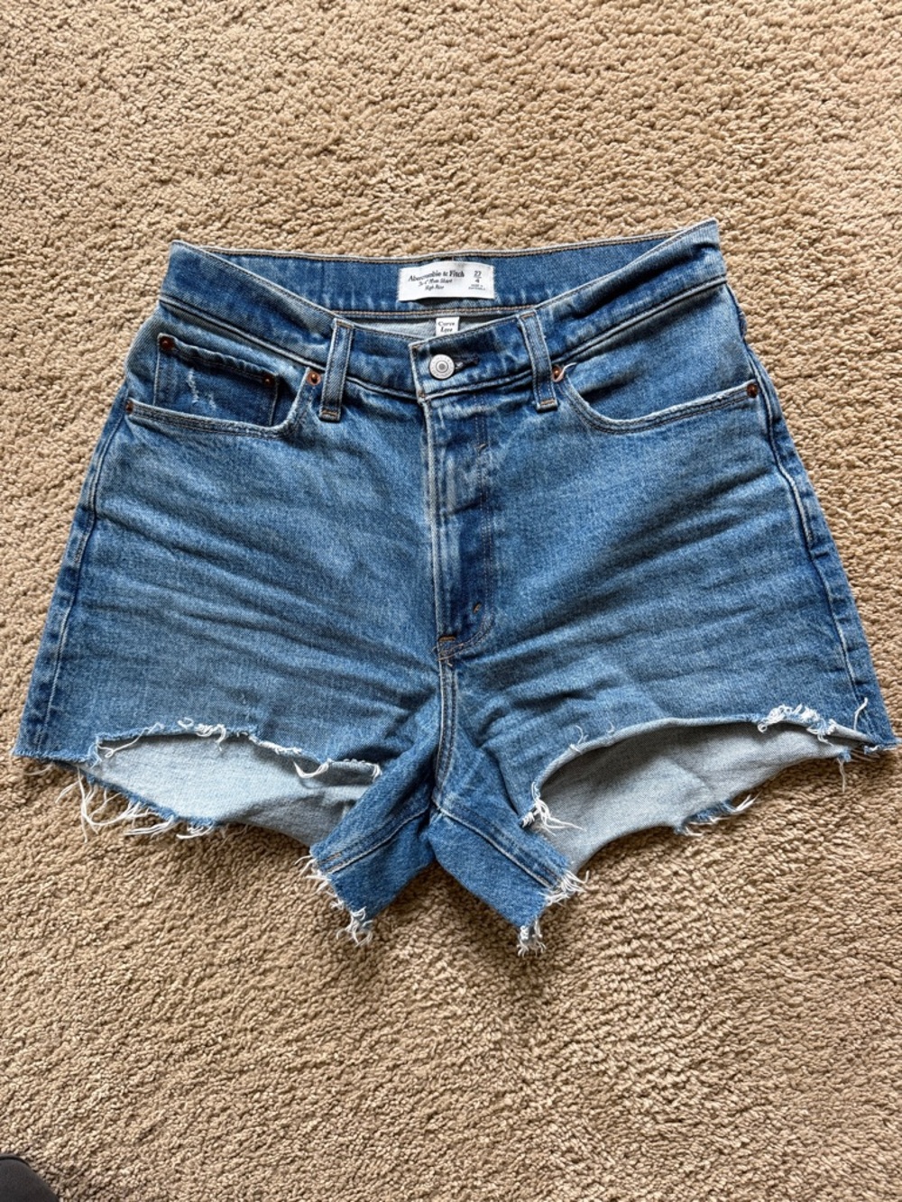 Abercrombie & Fitch 4in Mom Short High Rise - Curve Love
